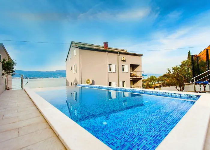 Amica * 트로기르