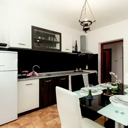 Amica Apartment